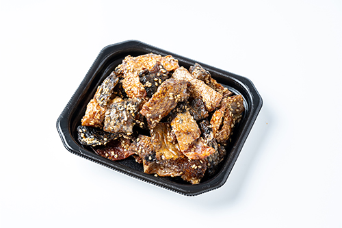 自家製パリパリ食感の鮭皮チップス